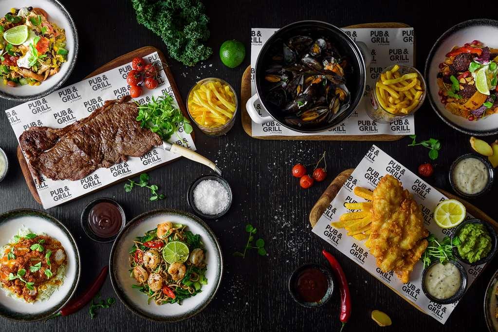Village Hotel Брэкнэлл Ресторан фото